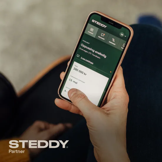 Bilde av en mobil som viser den digital prosjektstyring med STEDDY